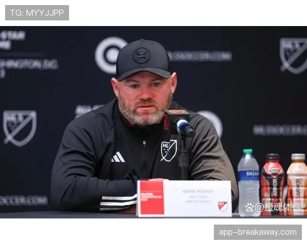 里昂宣布主帅下课，公告直言球队“缺乏现代足球要求的比赛强度”